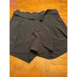 Athleta Women's Skyline Short II size 12